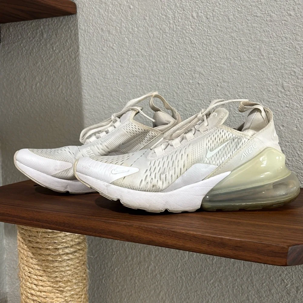Nike Air Max 270. Size 6 Youth or Size 7 Women’s - Picture 4 of 11